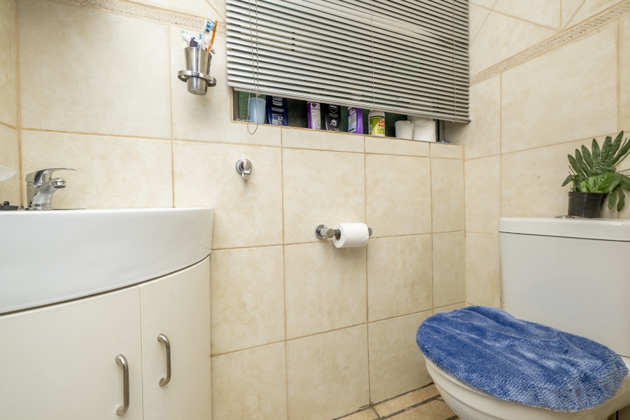 2 Bedroom Property for Sale in Highbury Western Cape